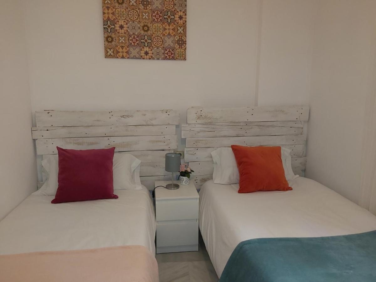 Apartamento San Luis. Plaza De Parking Gratis!!! Sevilla Exterior foto