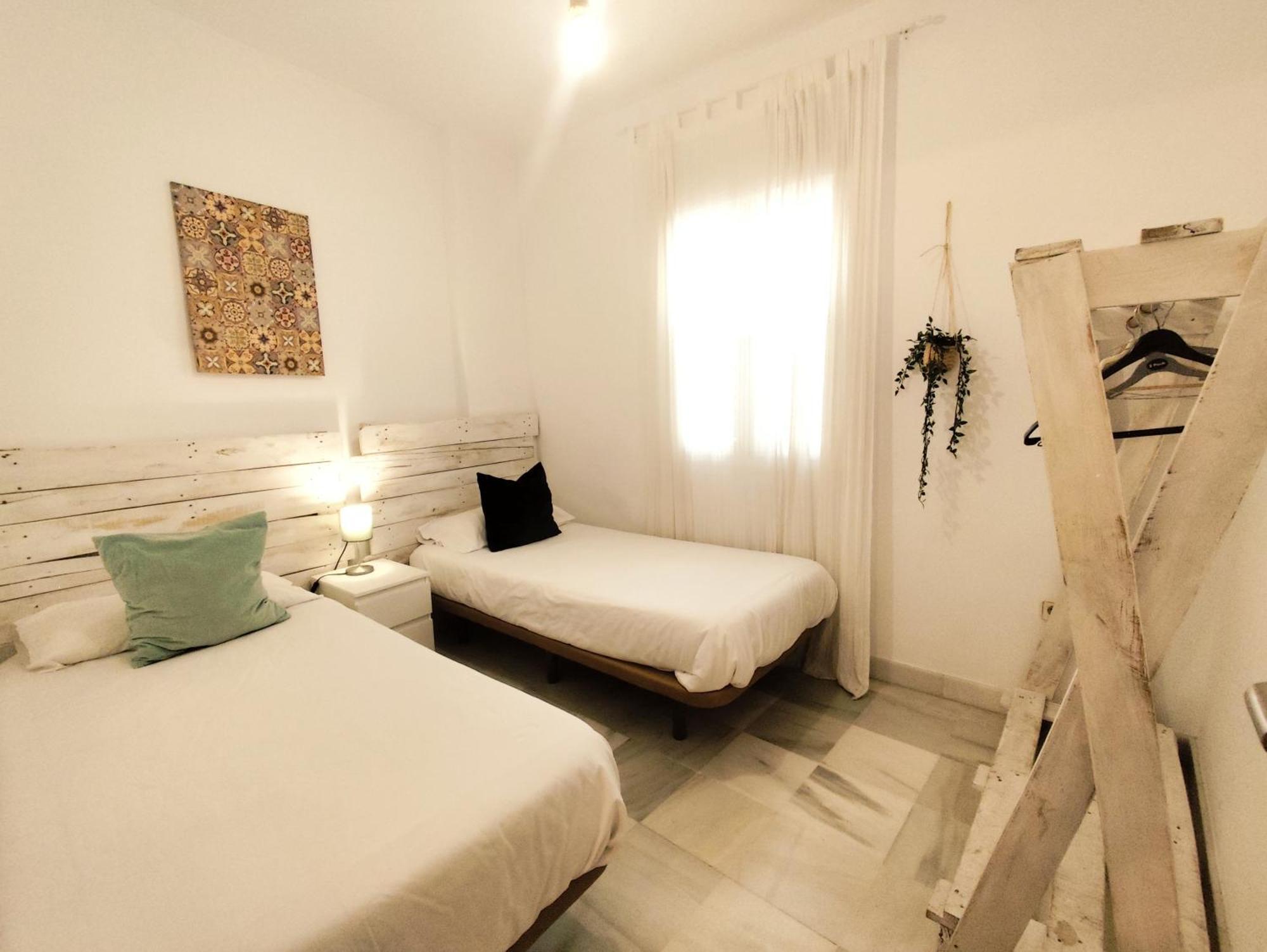 Apartamento San Luis. Plaza De Parking Gratis!!! Sevilla Exterior foto